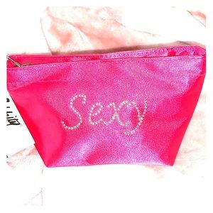 Mini Pink Satin makeup bag 👛..SEXY..👛